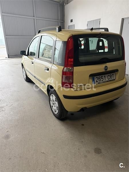 Usado Fiat Panda Dynamic 60 CV (44 kW) 2004 Amarillo Utilitario