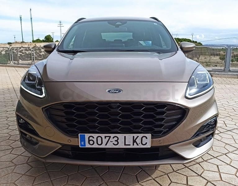 Usado Ford Kuga ST-Line X 150 CV (110 kW) 2020 Gris / plata SUV
