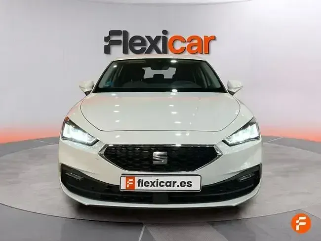 Usado Seat Leon Style 116 CV (85 kW) 2025 Blanco Berlina