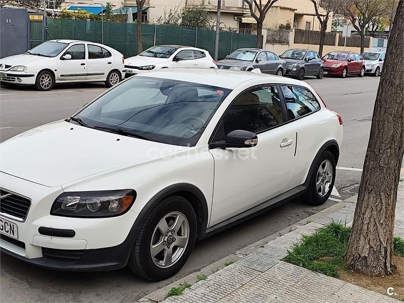 Begagnad Volvo C30 100 HK (73 kW) 2008 Vit Halvkombi