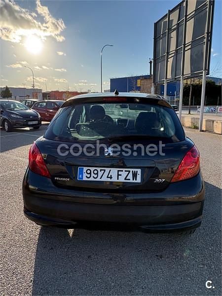 Usado Peugeot 207 75 CV (55 kW) 2008 Negro Berlina