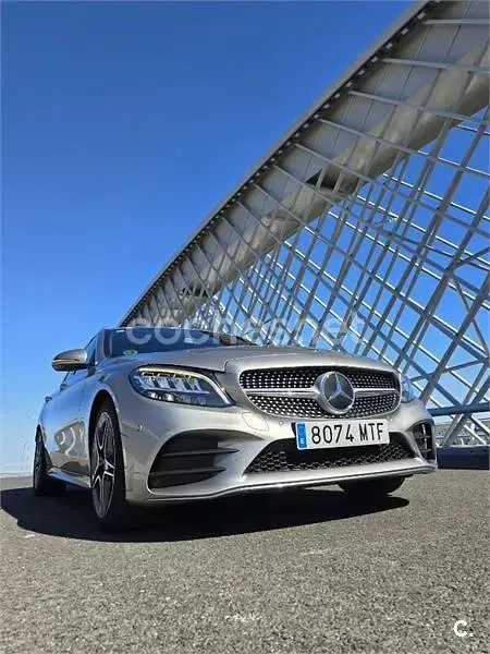 Usado Mercedes C180 156 CV (114 kW) 2020 Gris / plata Familiar