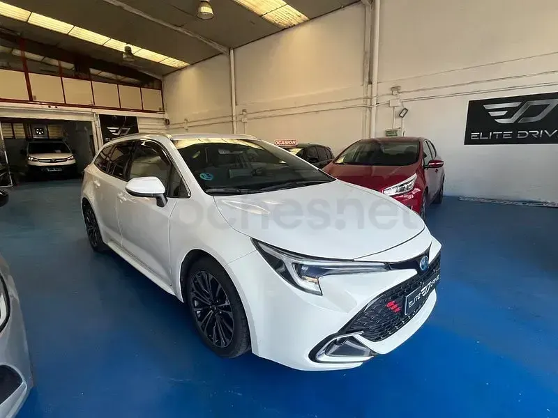 Usado Toyota Corolla Edition 140 CV (102 kW) 2023 Blanco Familiar