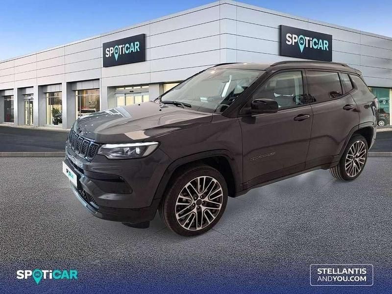 Gris Usado 2025 Jeep Compass Altitude SUV | 30.000 € (Precio justo) - Imagen 1/4