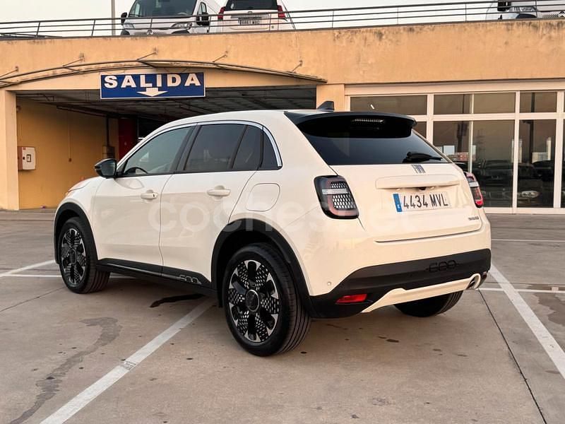 Usado Fiat 600 136 CV (100 kW) 2024 Blanco SUV