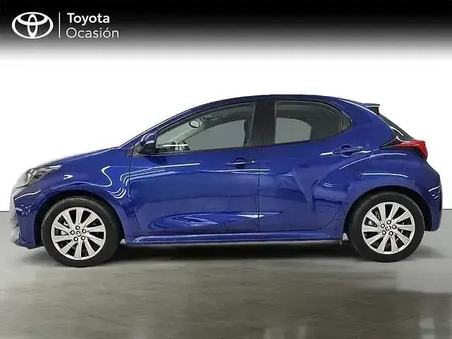 Usado Toyota Yaris Hybrid Active 116 CV (85 kW) 2025 Azul Berlina