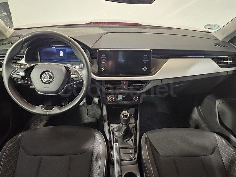 Usado Skoda Kamiq 95 CV (69 kW) 2022 Blanco SUV