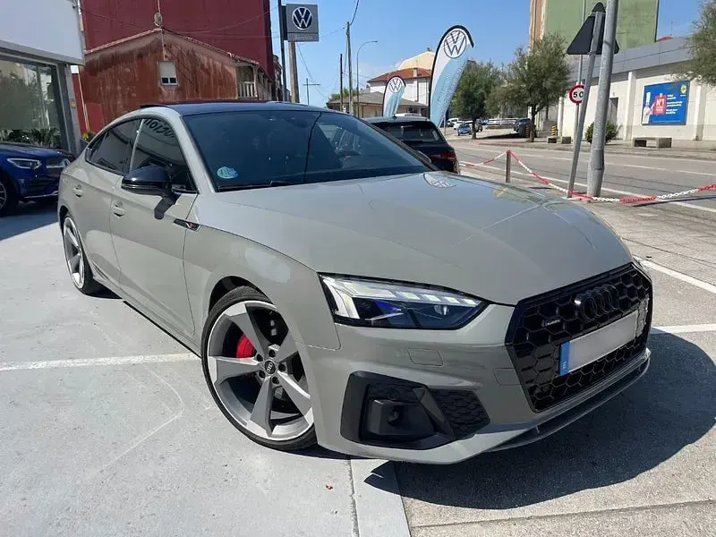 Usado Audi A5 Sportback S-Line 265 CV (194 kW) 2021 Gris / plata Utilitario