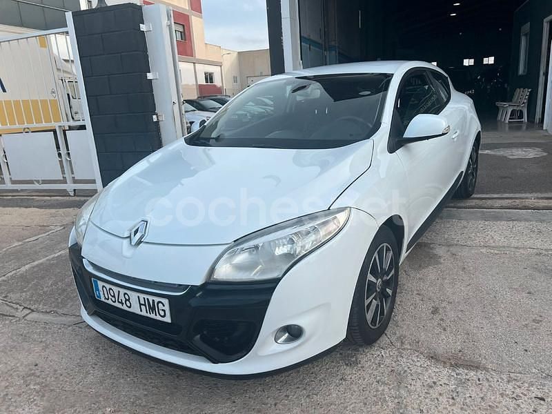 Blanco Usado 2012 Renault Mégane III Dynamique Berlina | 5300 € (Buen precio) - Imagen 1/4