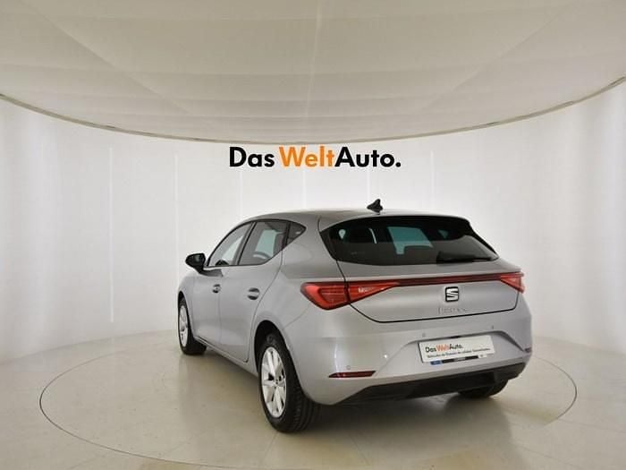 Gris/plata Usado 2024 Seat Leon Style | 21.990 € (Super precio) - Imagen 1/4