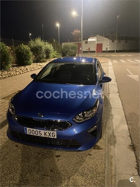 Azul Usado 2019 Kia Ceed Berlina | 12.000 € (Precio justo) - Imagen 1/3