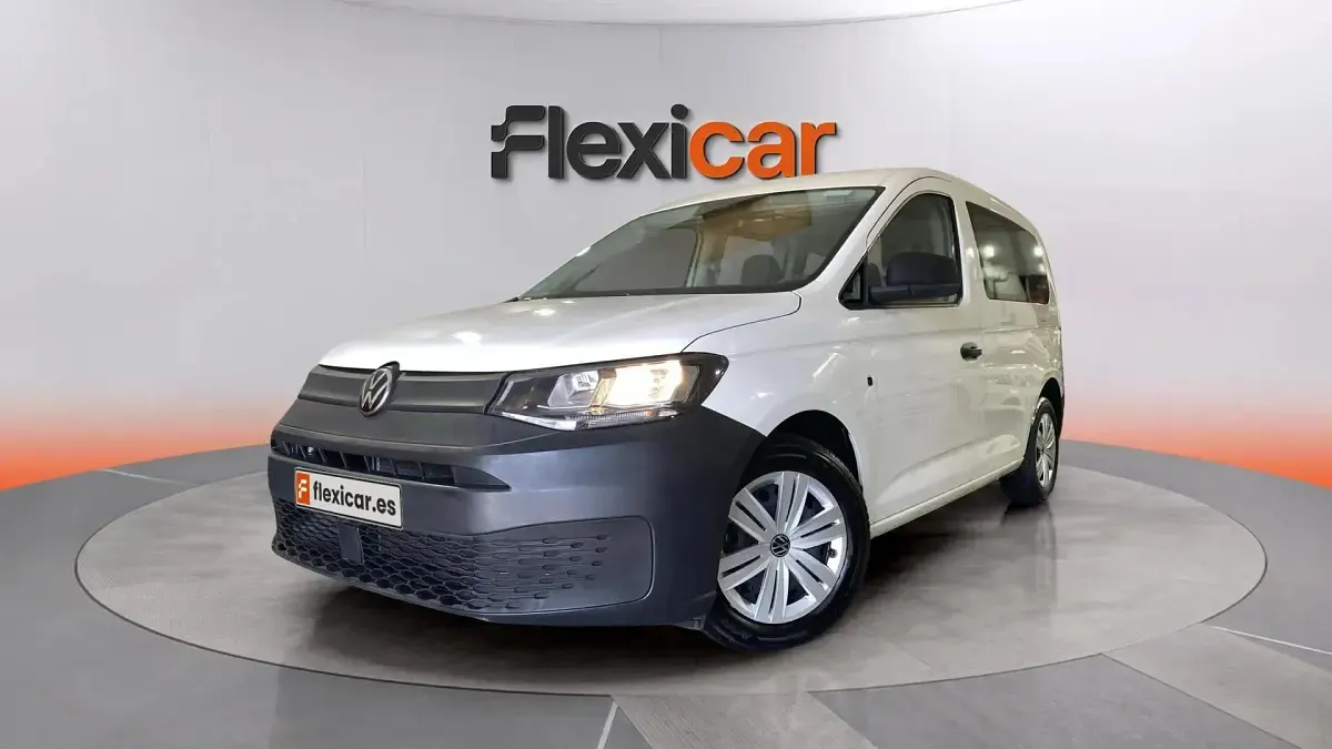 Usado VW Caddy California 102 CV (75 kW) 2023 Rosa Monovolumen
