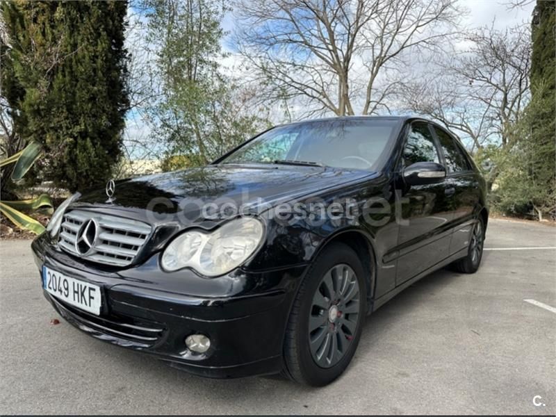 Usado Mercedes C220 Classic 150 CV (110 kW) 2006 Negro Berlina