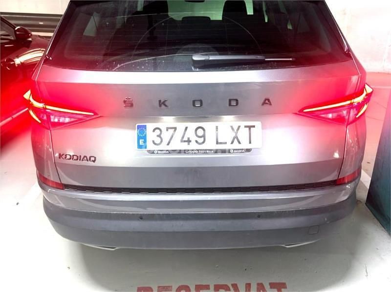 Usado Skoda Kodiaq Ambition 150 CV (110 kW) 2022 Gris / plata SUV