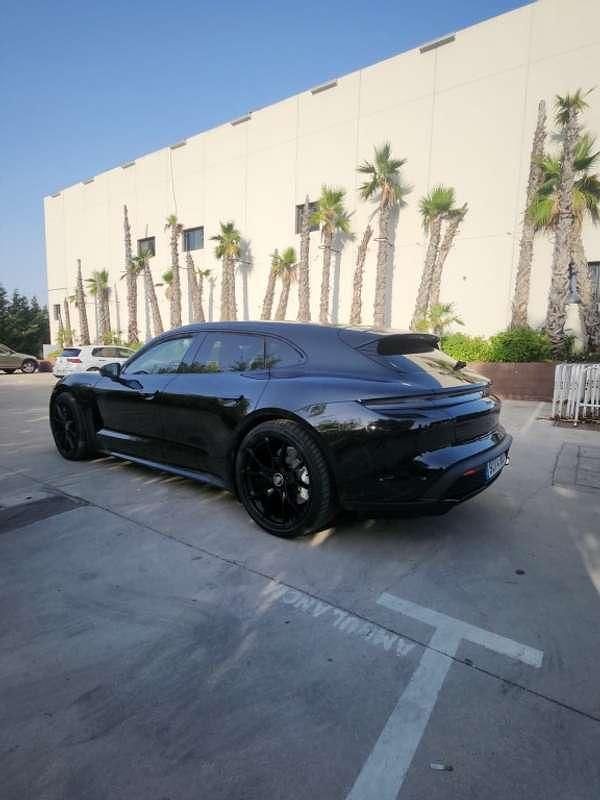 Negro Usado 2022 Porsche Taycan Turbo Cross Turismo Berlina | 105.000 € - Imagen 1/4