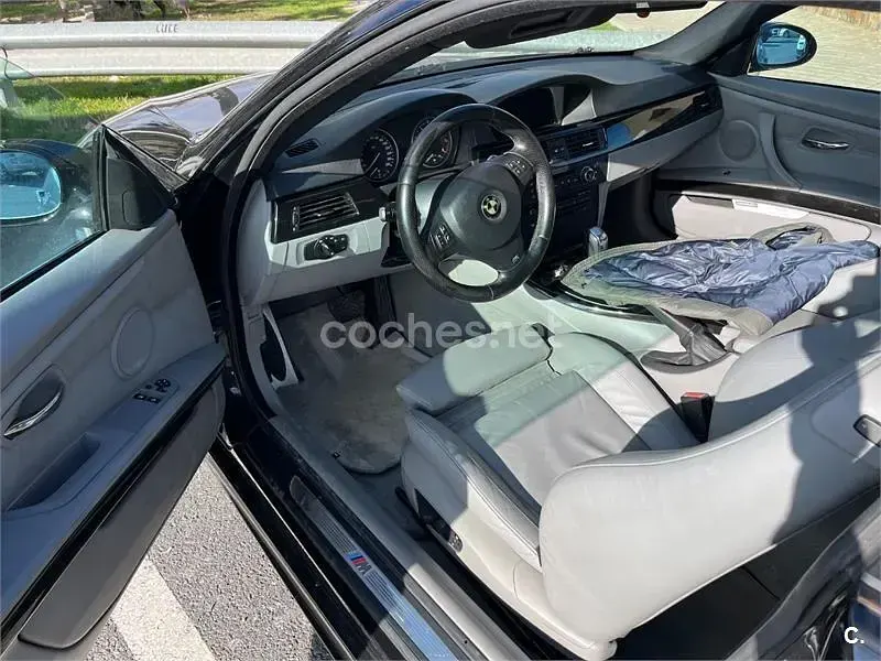 Begagnad BMW 330 272 HK (200 kW) 2007 Svart Sportkupé