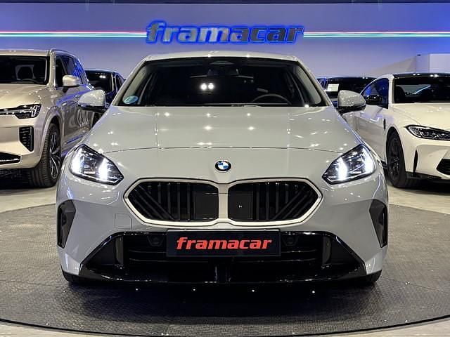 Usado BMW 120 163 CV (119 kW) 2025 Gris Utilitario