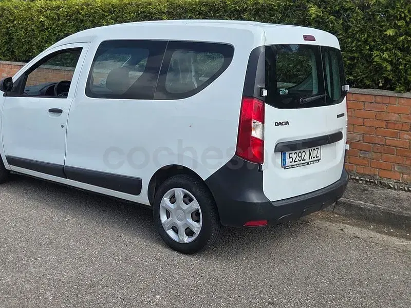 Usado Dacia Dokker Essentiel 95 CV (69 kW) 2018 Blanco Monovolumen