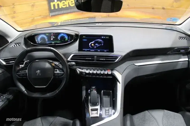 Usado Peugeot 3008 Allure 224 CV (164 kW) 2020 Gris SUV