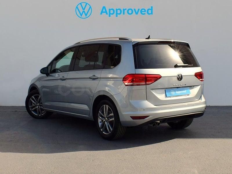Usado VW Touran 150 CV (110 kW) 2025 Gris / plata Monovolumen