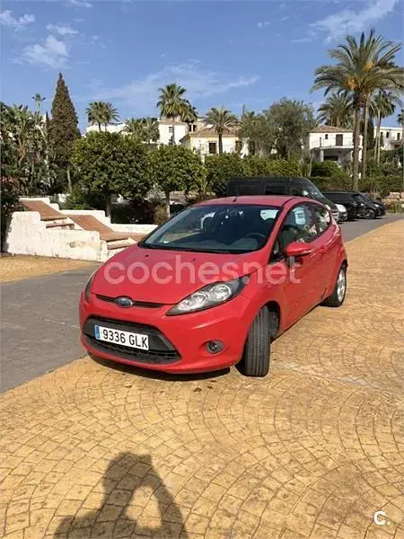 Usado Ford Fiesta Trend 82 HP (60 kW) 2009 Vermelho Sedan