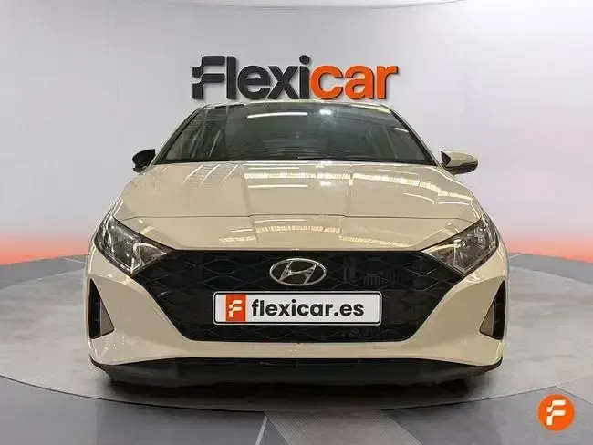 Usado Hyundai i20 100 CV (73 kW) 2022 Blanco Utilitario