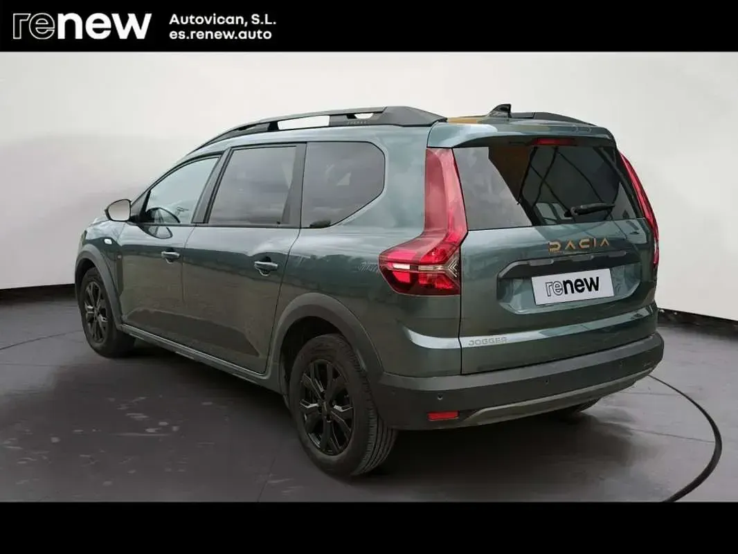 Usado Dacia Jogger Extreme 110 CV (80 kW) 2024 Verde Monovolumen