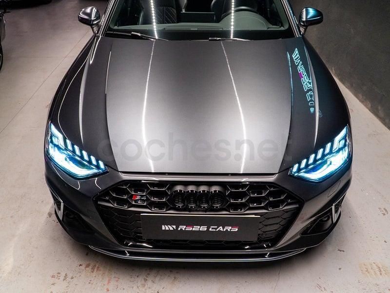 Usado Audi A4 Premium 341 CV (250 kW) 2022 Gris / plata Familiar