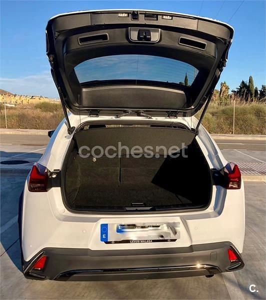 Usado Lexus UX Sport Line 184 CV (135 kW) 2020 Blanco SUV