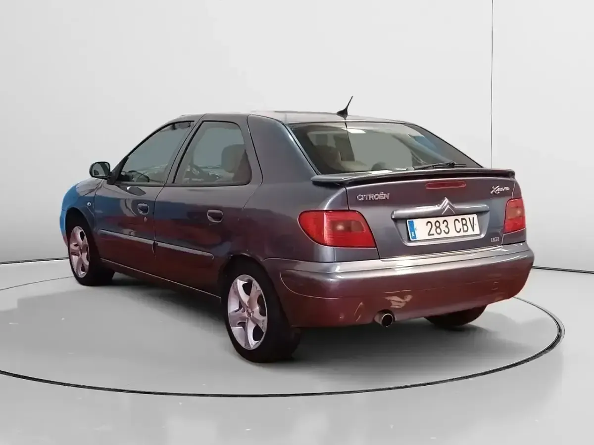 Usado Citroën Xsara 90 CV (66 kW) 2002 Azul Berlina