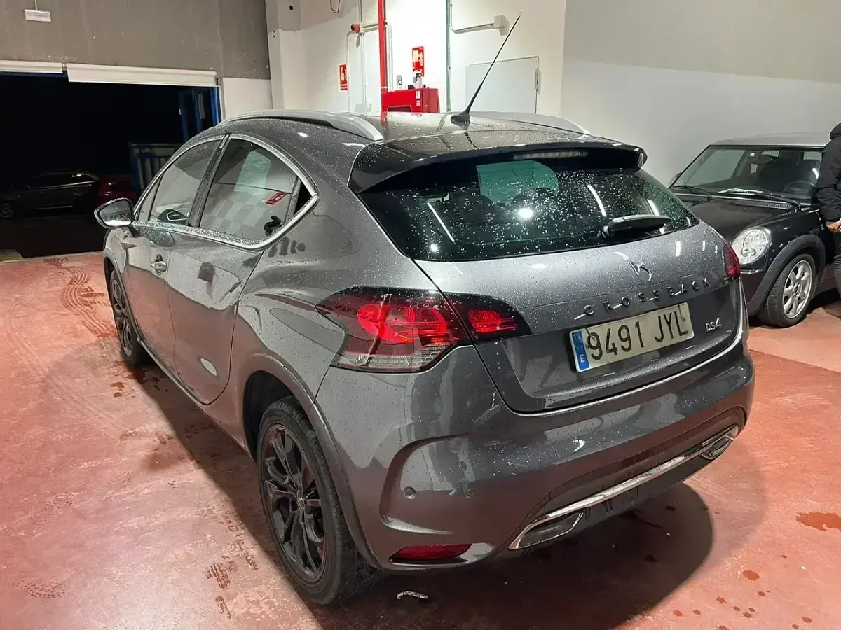 Usado DS Automobiles DS4 Style 120 CV (88 kW) 2017 Gris