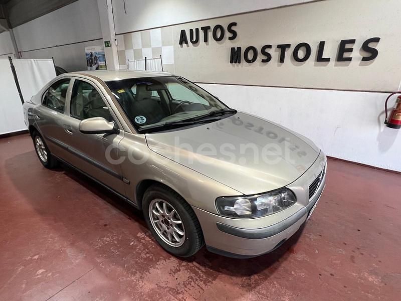 Beige Usado 2001 Volvo S60 Berlina | 3495 € (Precio justo) - Imagen 1/4
