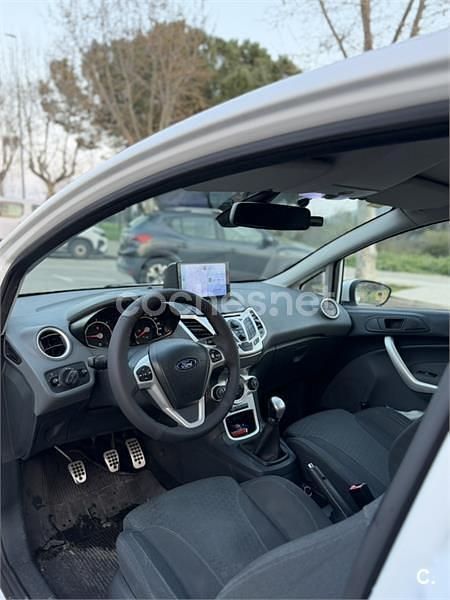 Usado Ford Fiesta Sport 90 CV (66 kW) 2010 Blanco Berlina