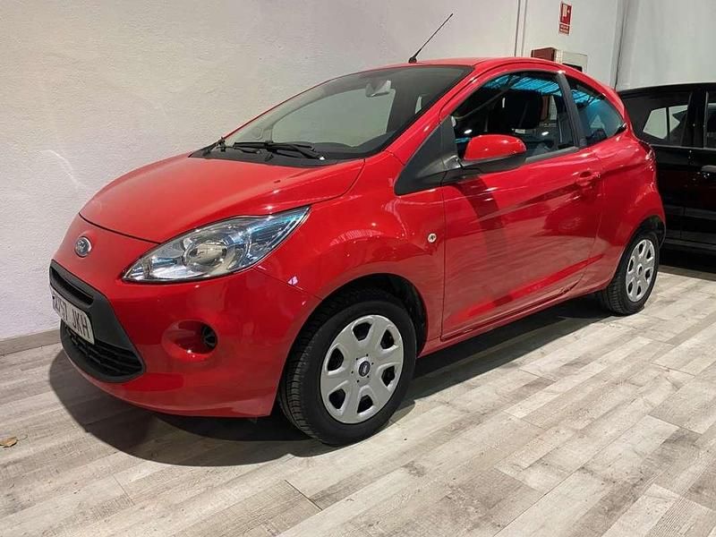 Rojo Usado 2015 Ford Ka Trend+ Utilitario | 5999 € (Buen precio) - Imagen 1/4