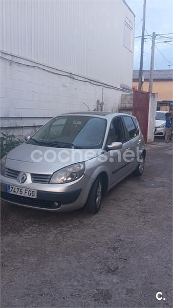Usado Renault Scénic II 105 CV (77 kW) 2006 Gris / plata Monovolumen
