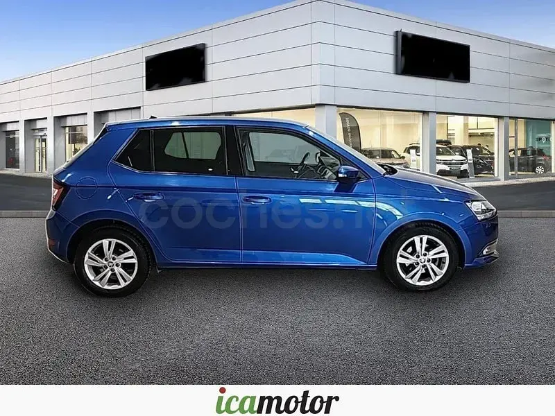 Usado Skoda Fabia Ambition 80 CV (58 kW) 2021 Azul Utilitario