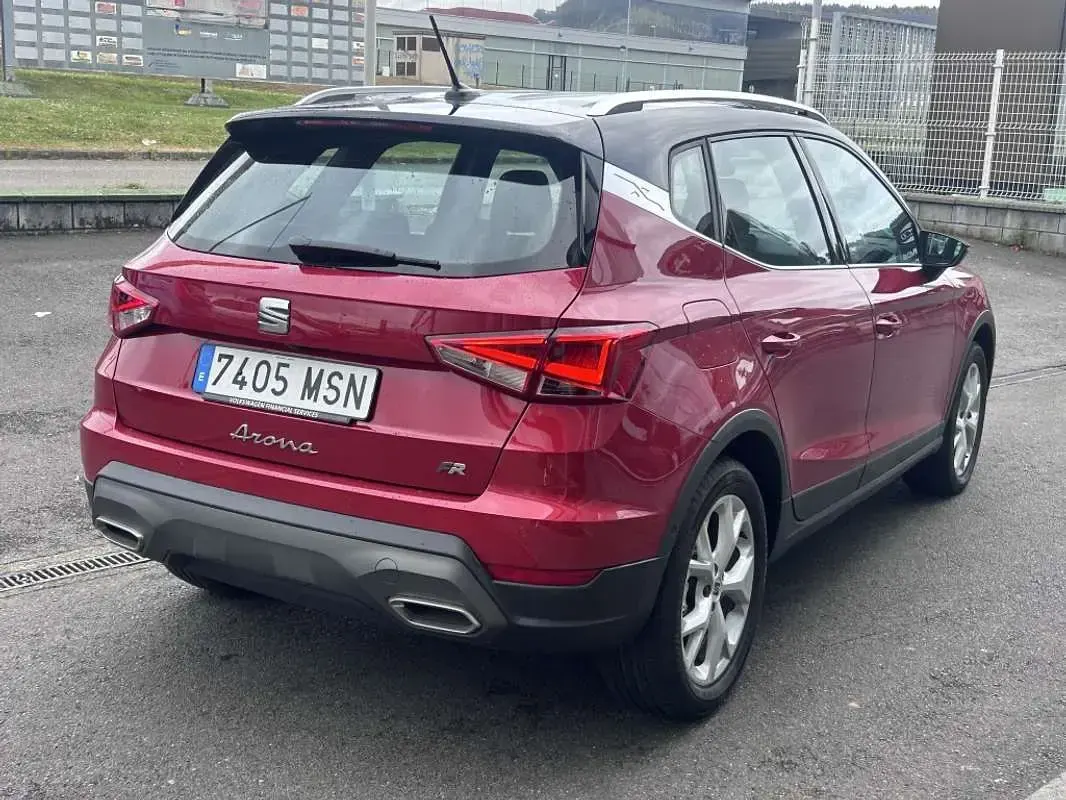Usado Seat Arona FR 116 CV (85 kW) 2024 Rojo SUV