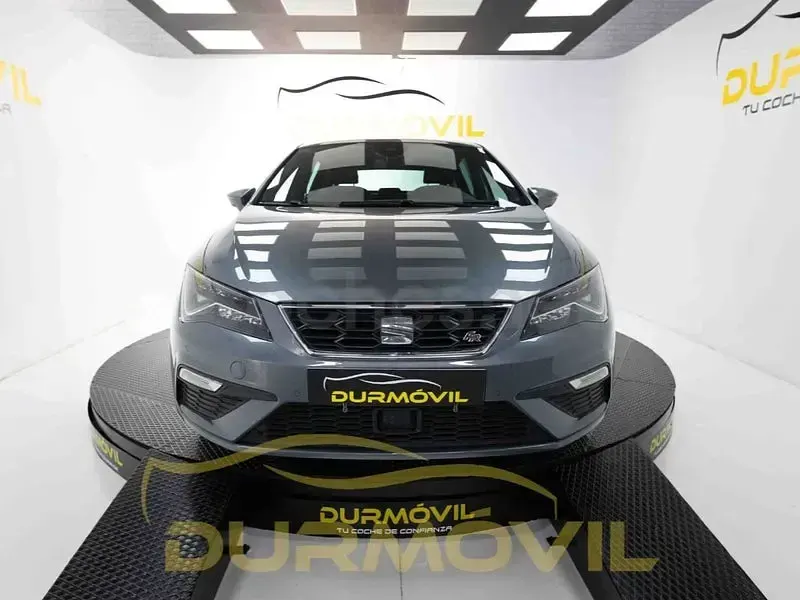 Usado Seat Leon FR 150 CV (110 kW) 2017 Gris / plata Berlina