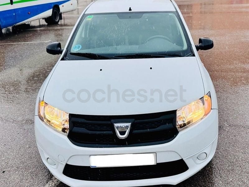 Usado Dacia Logan Ambiance 75 CV (55 kW) 2014 Blanco Berlina