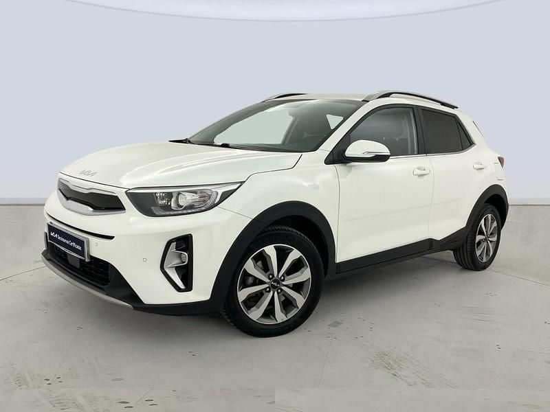 Blanco Usado 2024 Kia Stonic SUV | 20.295 € (Un poco caro) - Imagen 1/4