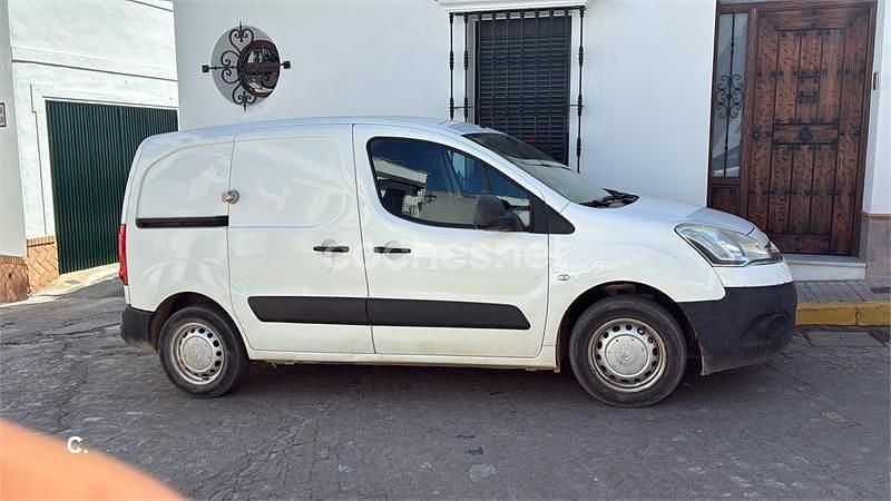 Usado Citroën Berlingo Tonic 92 CV (67 kW) 2014 Blanco Monovolumen