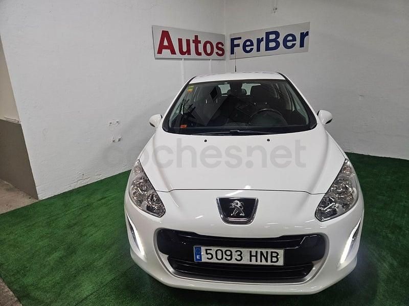 Usado Peugeot 308 Active 112 CV (82 kW) 2012 Blanco Berlina