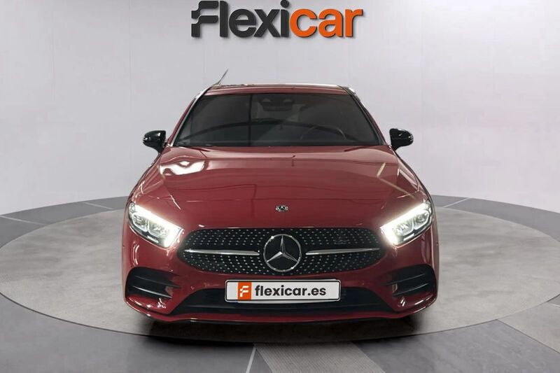 Usado Mercedes A180 110 CV (80 kW) 2018 Rojo Berlina