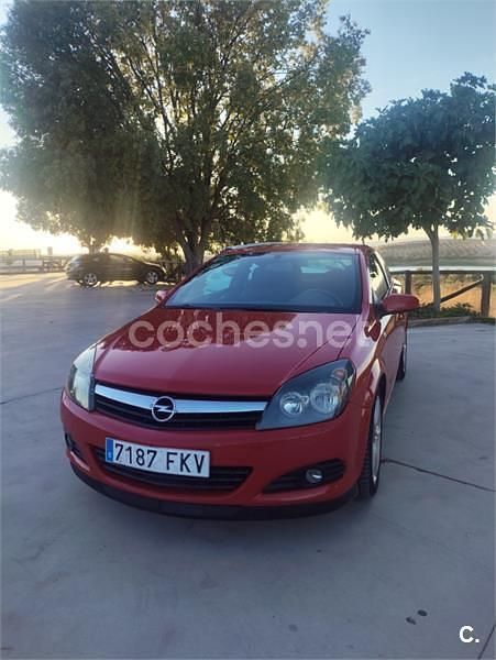 Rojo Usado 2007 Opel Astra GTC Sport Berlina | 2800 € (Precio justo) - Imagen 1/4