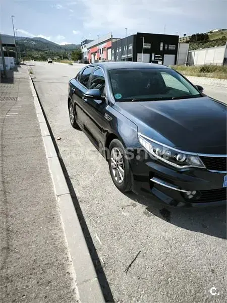 Usado Kia Optima 141 CV (103 kW) 2017 Negro Berlina
