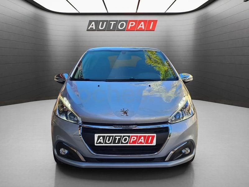 Usado Peugeot 208 Style 82 CV (60 kW) 2018 Gris / plata Utilitario
