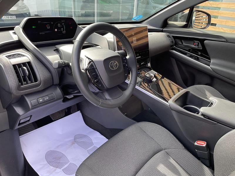 Usado Toyota bZ4X Style 150 kW (204 CV) 2025 Gris SUV
