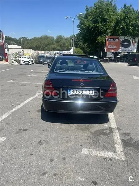 Usado Mercedes E320 Avantgarde 204 CV (150 kW) 2004 Negro Berlina