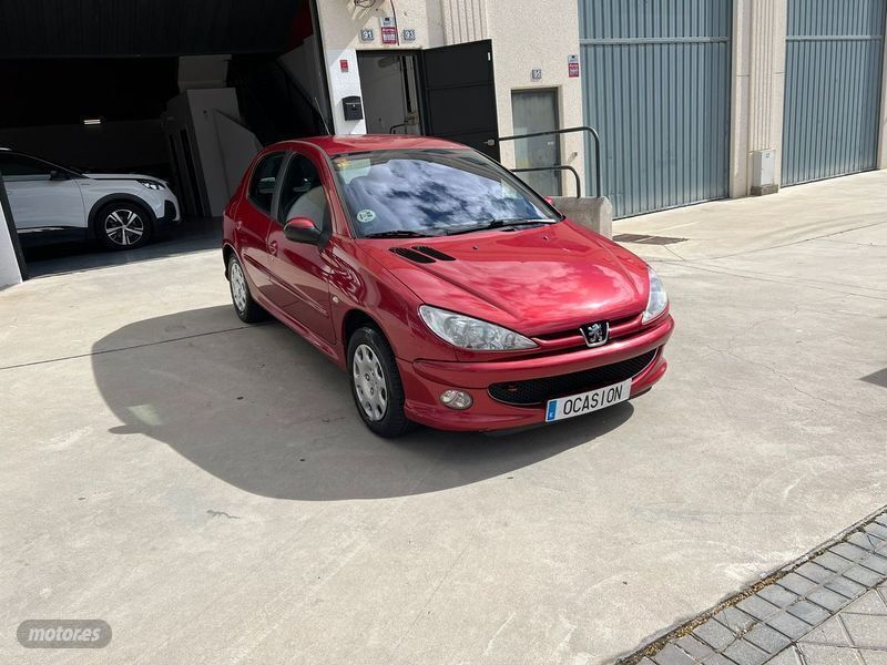 Usado Peugeot 206 2004 Rojo Berlina