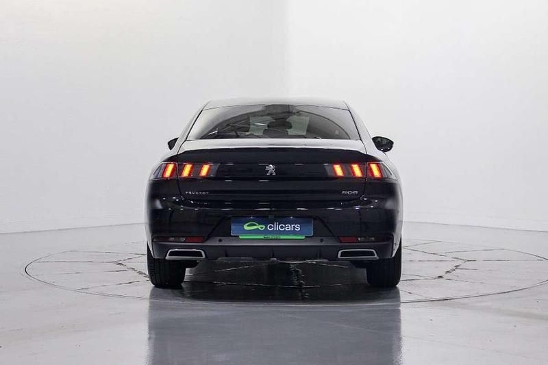 Usado Peugeot 508 Allure 131 CV (96 kW) 2023 Negro Berlina